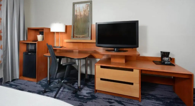 Четырёхместный номер Standard Fairfield by Marriott Inn & Suites Charlottesville North