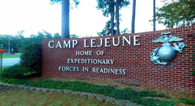 Holiday Inn Exp & Sts Jacksonville -Camp LeJeune, Varaa Hotelli Jacksonville Pohjois-Carolina