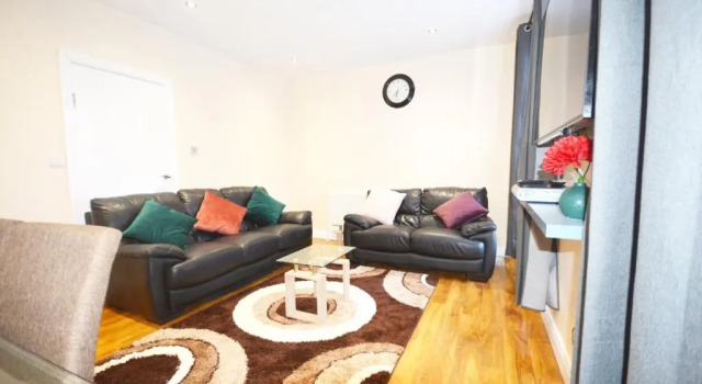 Апартаменты London Modern 4 Bedroom Apartment