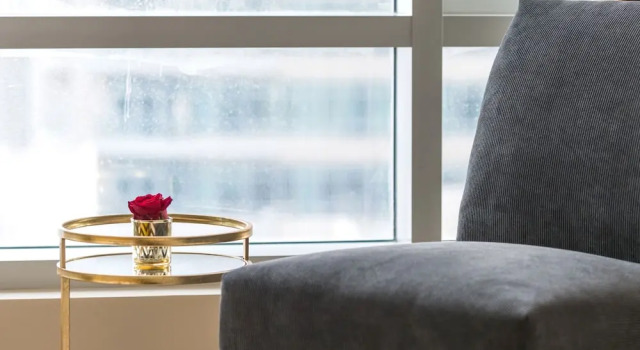 Luxury Staycation - Lofts East, Забронировать Отель Даунтаун Дубай , рядом с Дубайский аквариум