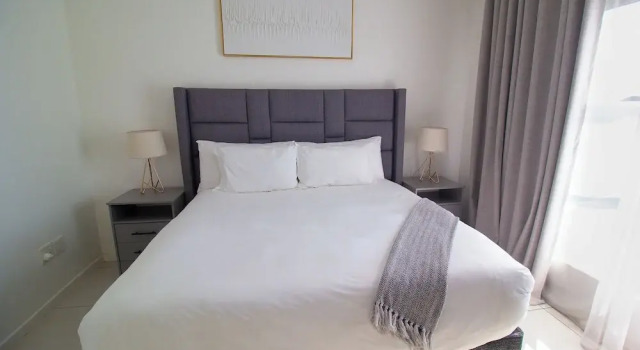 2BR-2BA - Rivonia Residence 1, Boek Appartement Sandton 