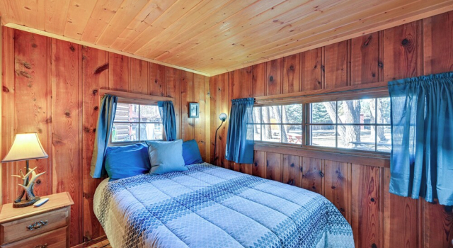 Коттедж с 2 комнатами Autumnsong Fireside Cabin Near Dtwn Buena Vista