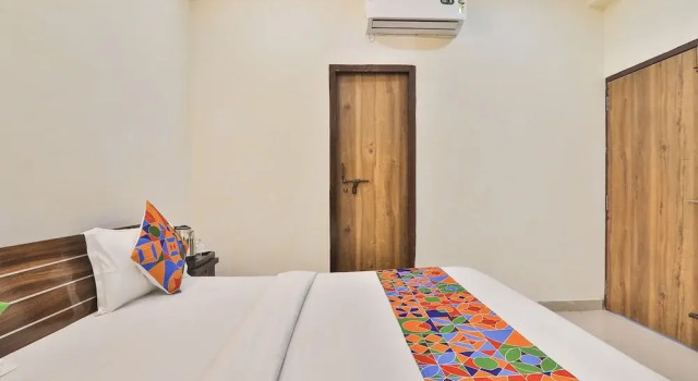 FabHotel Lucknow Inn, Забронировать Отель Гомти Нагар Лакхнау, рядом с Парк Амбедкара