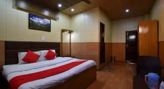 OYO 24828 Hotel Akshay