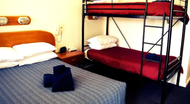 Семейный номер Standard Rest Point Motor Inn