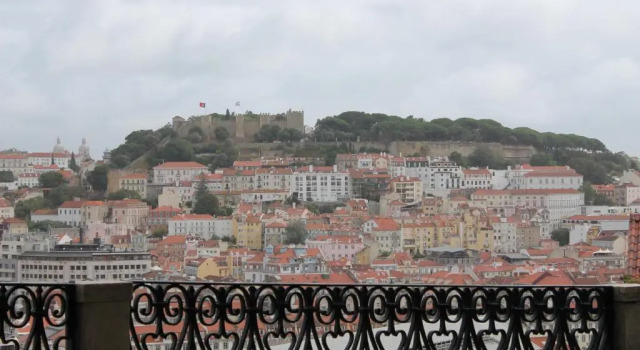 A window to Lisboa III, Забронировать Отель Отели Лиссабона с парковкой, рядом с Рештаурадориш, Парковка