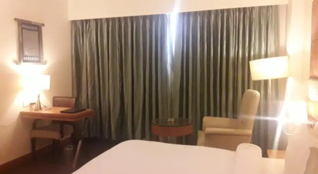 Cambay Sapphire Neemrana, Забронировать Отель Отели штата Раджастхана с парковкой, Парковка