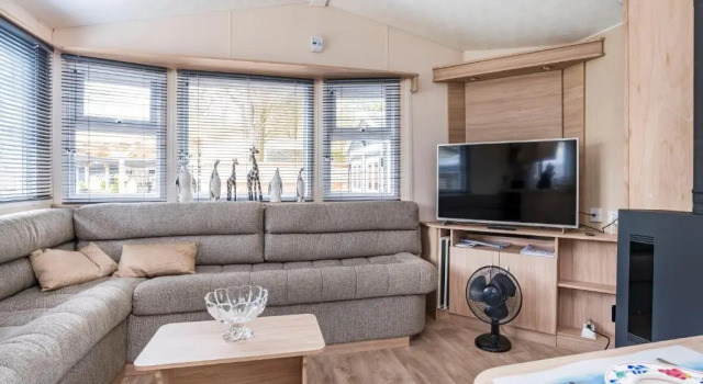 Chalet it Pompebled met wasmachine en droger en zwembad op camping, Rezervovat Chata Chaty v Friesland, Chalupa