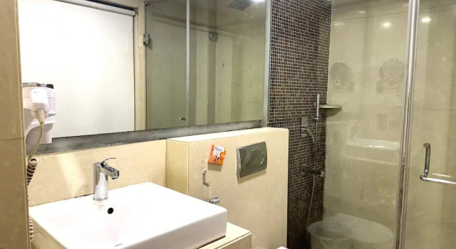 Двухместный номер Classic Hotel Good Times - Budget Friendly,Great Location,Value Stay