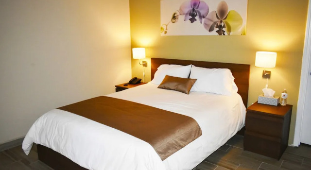 Двухместный полулюкс California Comfort & Suites