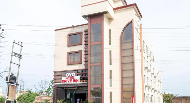 OYO 5844 Hotel Drive Inn, Rezervovat Hotel Rāiwāla Uttarakhand