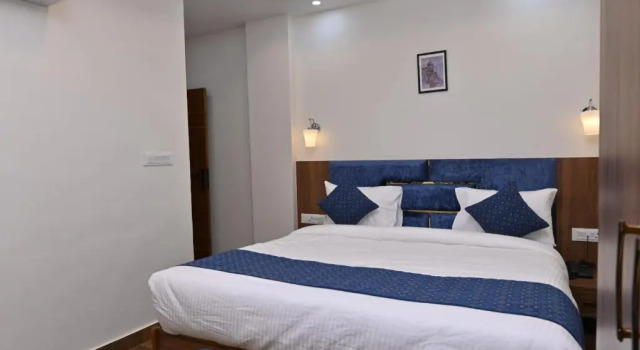 Номер Standard FabHotel Vatsa Residency