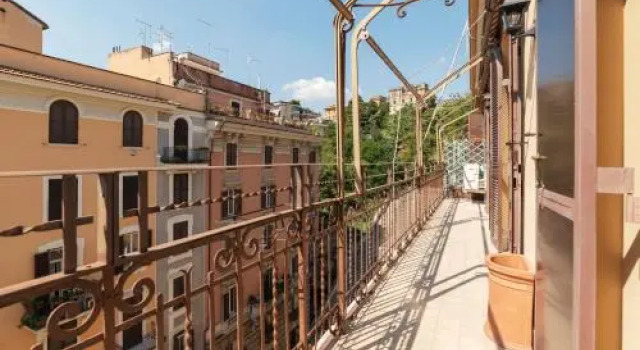Ippolito Flat, Забронировать Отель Рим Лацио, рядом с Базилика Санта-Мария-ин-Трастевере