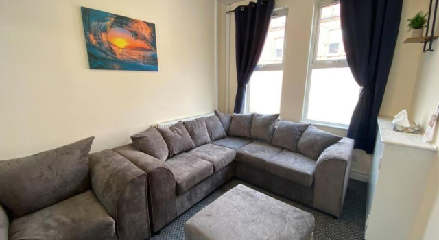 4BR House Popular Ravenhill Road, Забронировать Дом для отпуска Виллы Графства Антрим, Вилла