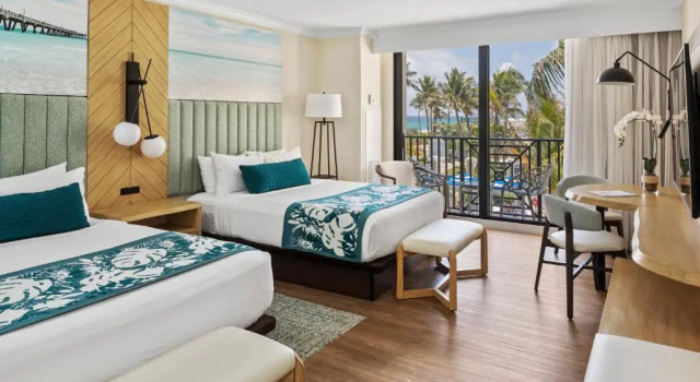 Четырёхместный номер Standard с частичным видом на океан Opal Grand Oceanfront Resort & Spa