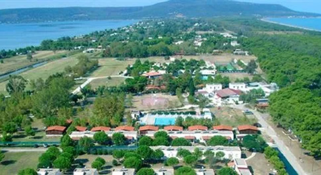 Camping Villaggio 5 Stelle, Book Campingplads Hoteller i Foresta Umbra med parkering, Parkering