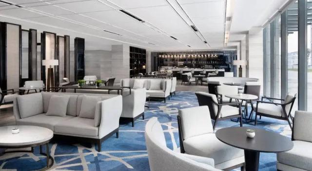 Двухместный люкс c 1 комнатой Courtyard by Marriott Zhengzhou Airport