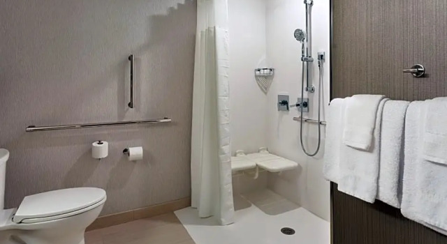 Четырёхместный номер Standard Courtyard by Marriott Winter Haven