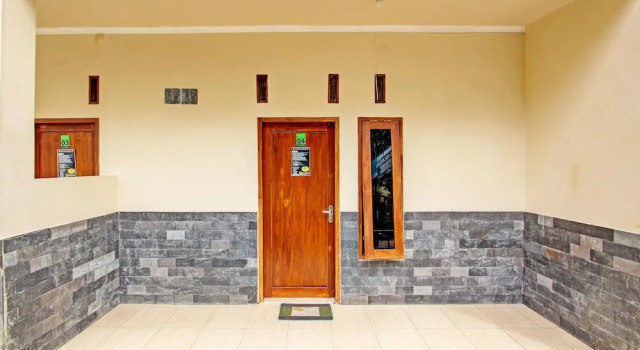 Capital O 93533 Griya Denok, Rezerwuj Hotel Medan Sumatra