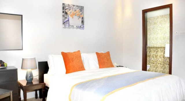 Safari House Hotel, Prenota Hotel Kuwait City Al-Kuwait, vicino a National Library of Kuwait
