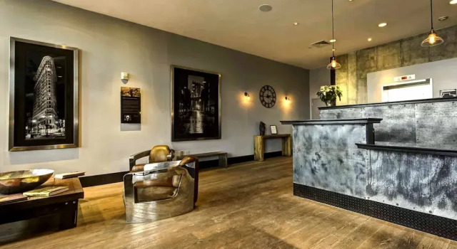 Pelicanstay near Holland Tunnel