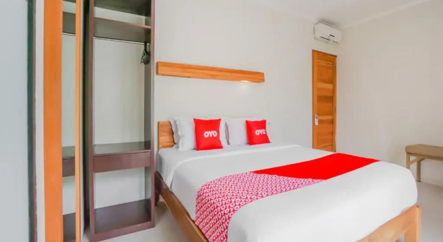 Deluxe Suite Oyo 90319 Angler Guest House Malang