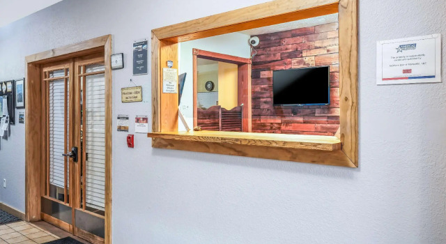 Americas Best Value Inn Marquette, Забронировать Отель Маркетт штат Мичиган