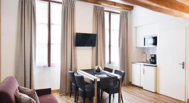 Семейный номер Standard Lion dOr Paris Suites