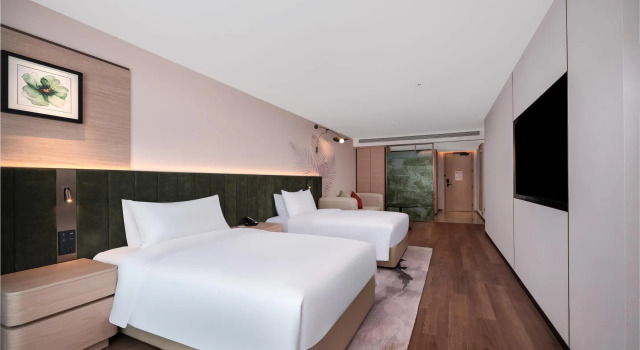 Двухместный номер Deluxe с балконом Hilton Garden Inn Zhoushan Mount Putuo