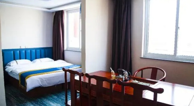 Люкс Rujia Huayi Hotel (Luanping County Hospital Branch)