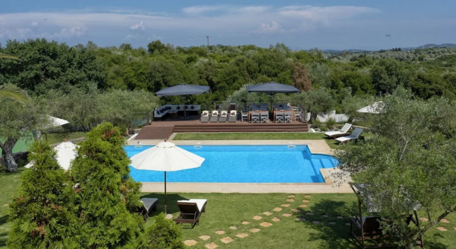 Вилла Beautiful 9-Bed Villa in Gouvia with Tennis Court