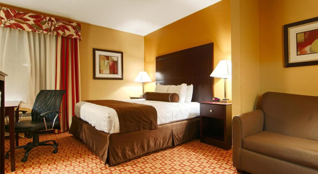 Номер Standard Best Western Plus Bradenton Hotel & Suites