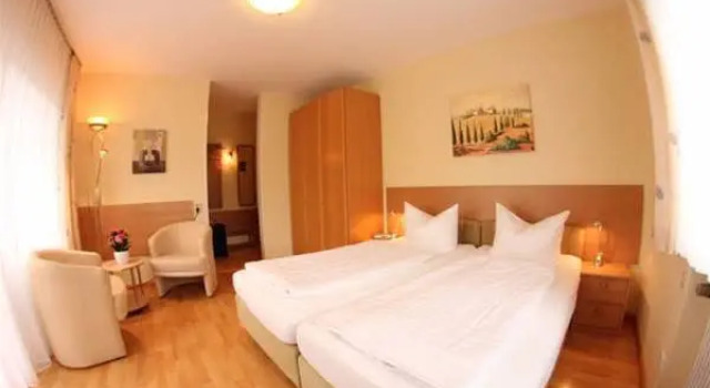 Hotel Schmid, Забронировать Отель Бад-Беллинген Markgräflerland, рядом с Гольф-курорт Drei Thermen