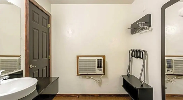 Четырёхместный люкс Motel 6 University Missoula