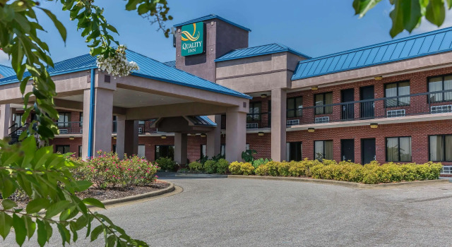 Quality Inn Calera I-65 exit 231, Reservar Hotel Calera Alabama