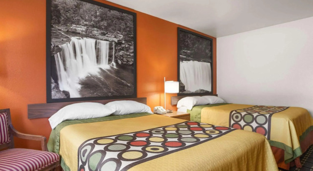 Super 8 by Wyndham Prestonsburg, 预订 酒店 Prestonsburg 肯塔基州