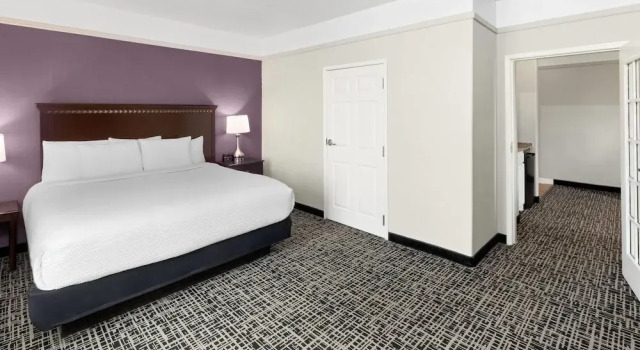Номер Standard c 1 комнатой La Quinta Inn & Suites by Wyndham Brownwood