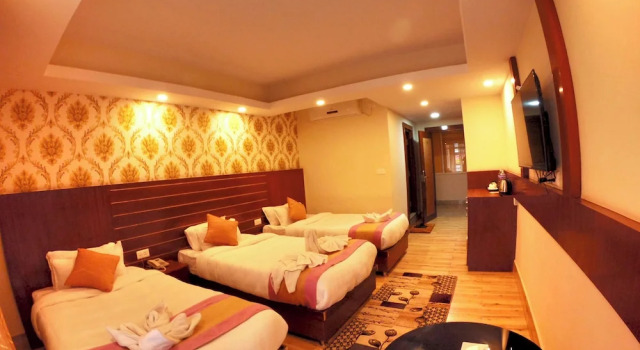 Трёхместный номер Comfort с балконом Hotel Simal