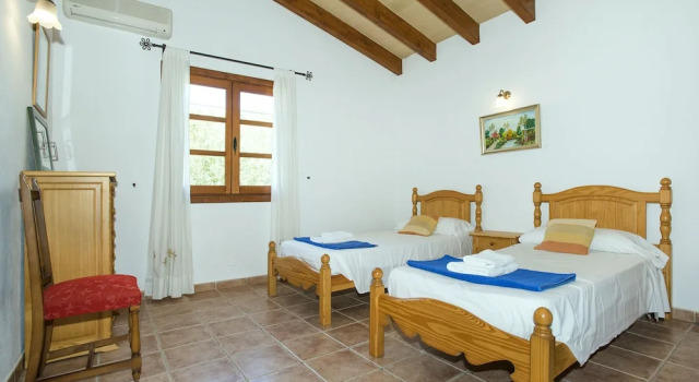 Вилла Owl Booking Villa Romeu - 10 Min Walk to the Old Town