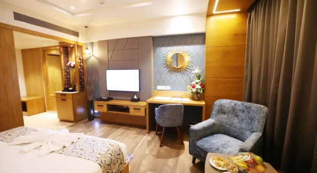 Номер Deluxe AJ Grand Hotel