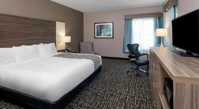 Номер Standard La Quinta by Wyndham Forsyth