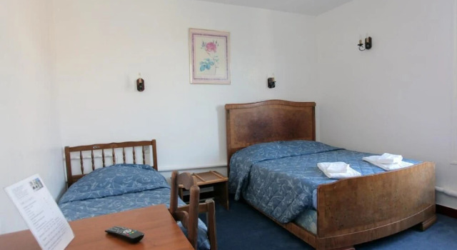 Номер Standard Hotel le Chapeau Rouge