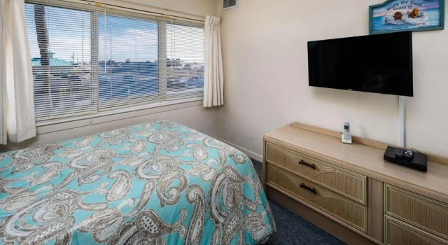 Seaspray Condos 104B, Забронировать Отель Отели Форт-Уолтон-Бич с парковкой, рядом с Пирс на острове Окалооса, Парковка