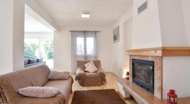 Stunning Home in Sinj With 2 Bedrooms, Wifi and Outdoor Swimming Pool, Book Hotel Sinj Dalmatian Zagora