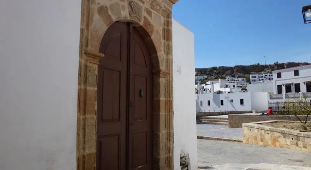 CasaLindos Traditional Houses & studios