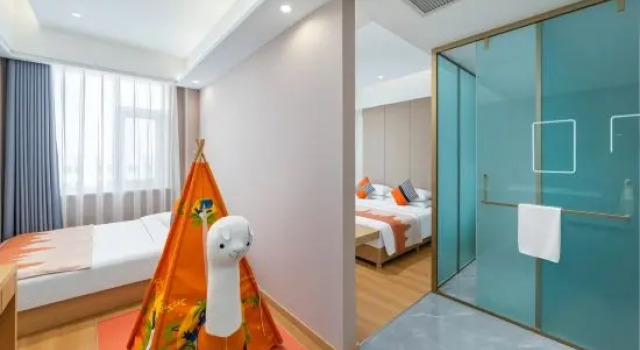 Семейный тент Hotel Friends Flying Sky Realm Social  Hotel