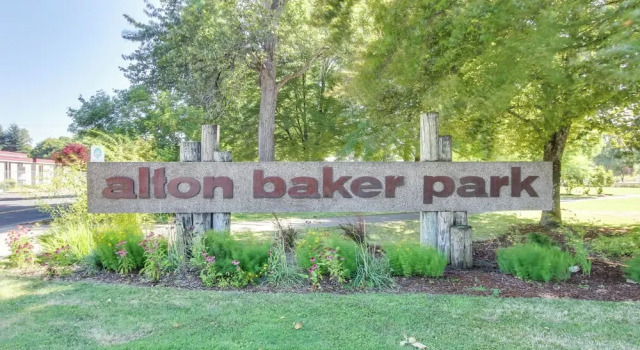 Коттедж Pet-friendly Home w/ Yard, 2 Mi to Autzen Stadium