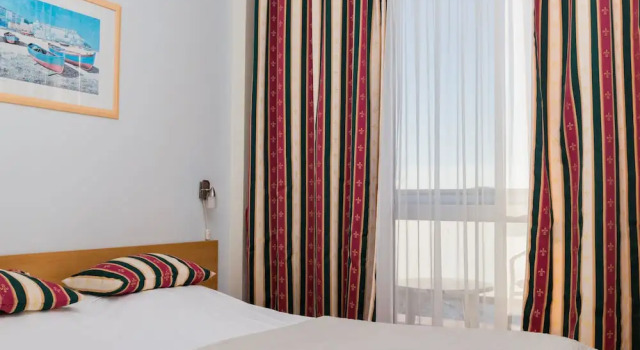 Aparthotel Roccia, Reservar Apart-hotel Novigrad Croácia