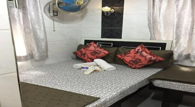 Трёхместный номер Standard Skystar Hostel