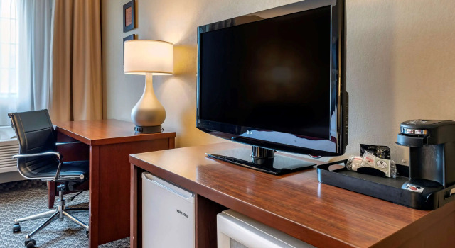 Четырёхместный номер Standard Comfort Inn & Suites Napoleon
